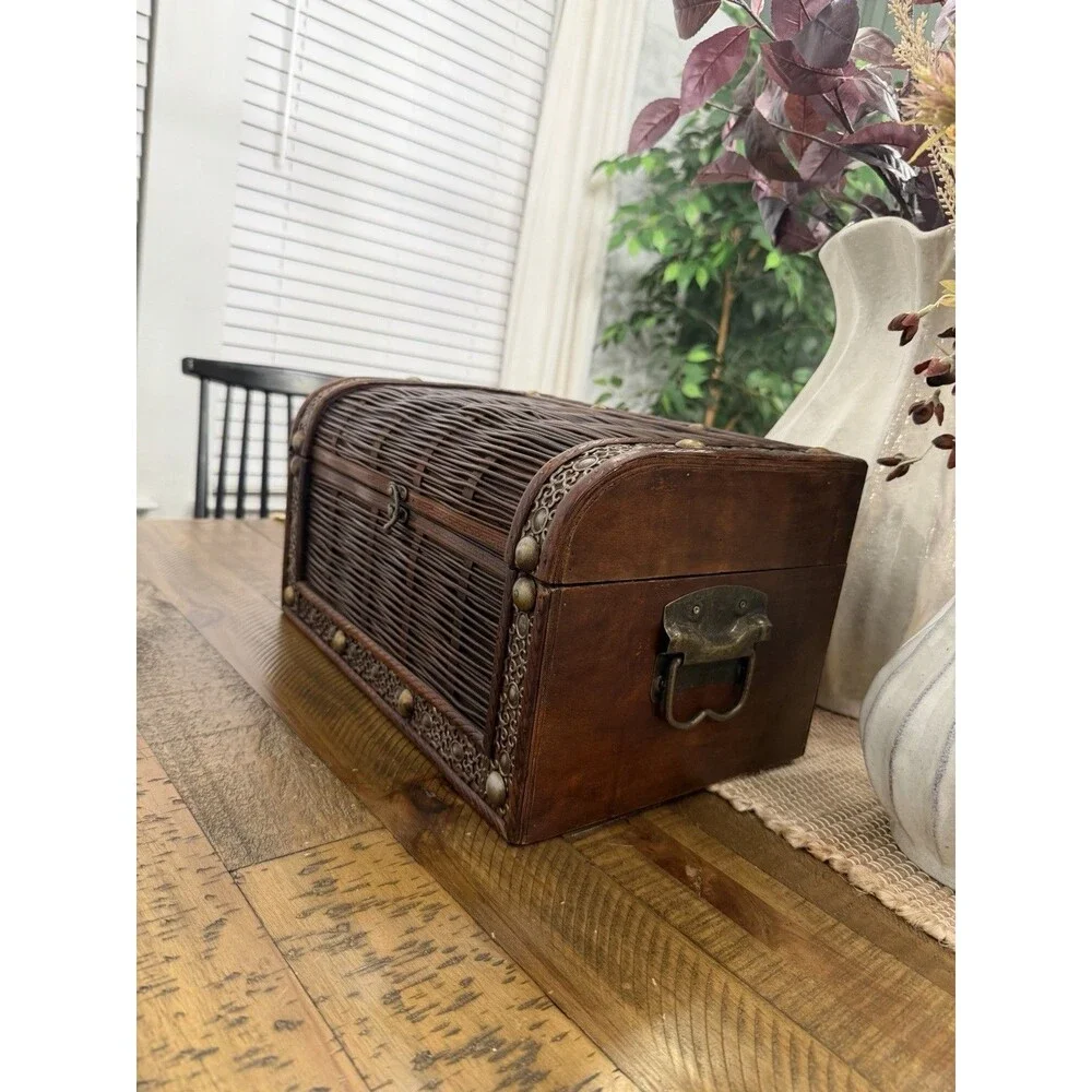 Vintage Style Wooden Storage Chest Box w/ Latch – Decorative Keepsake Trunk